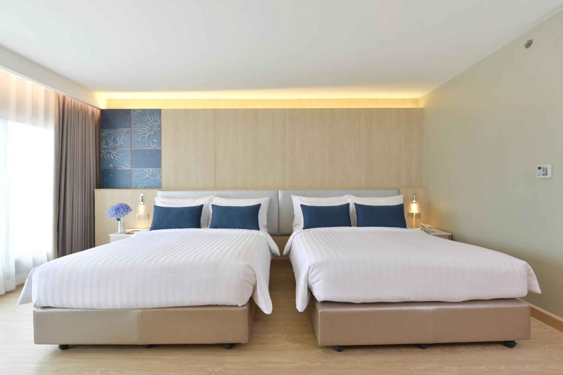 Centre Point Plus Hotel Pratunam Банкок Екстериор снимка